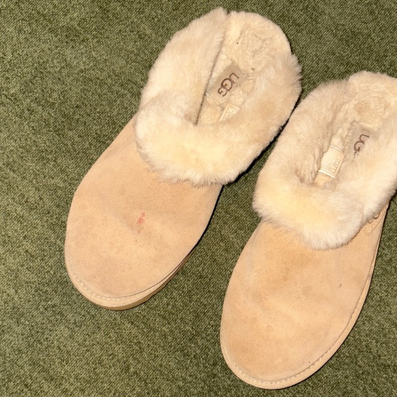 UGG Beige Slippers with Plush Lining - Picture 3 of 13